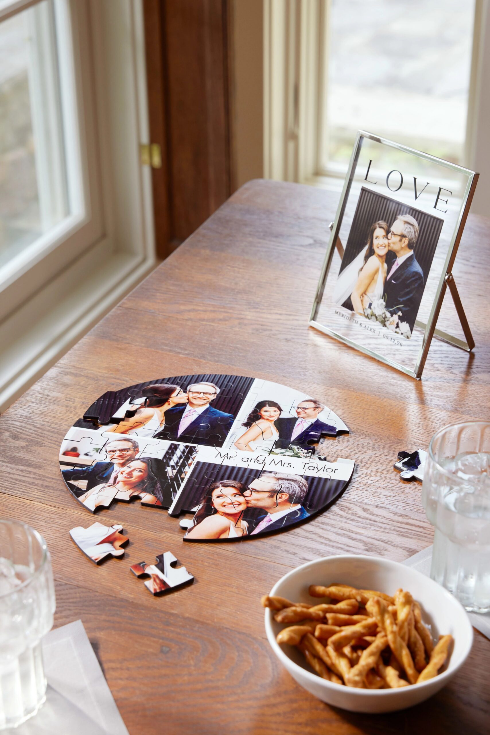 round wedding photo puzzle